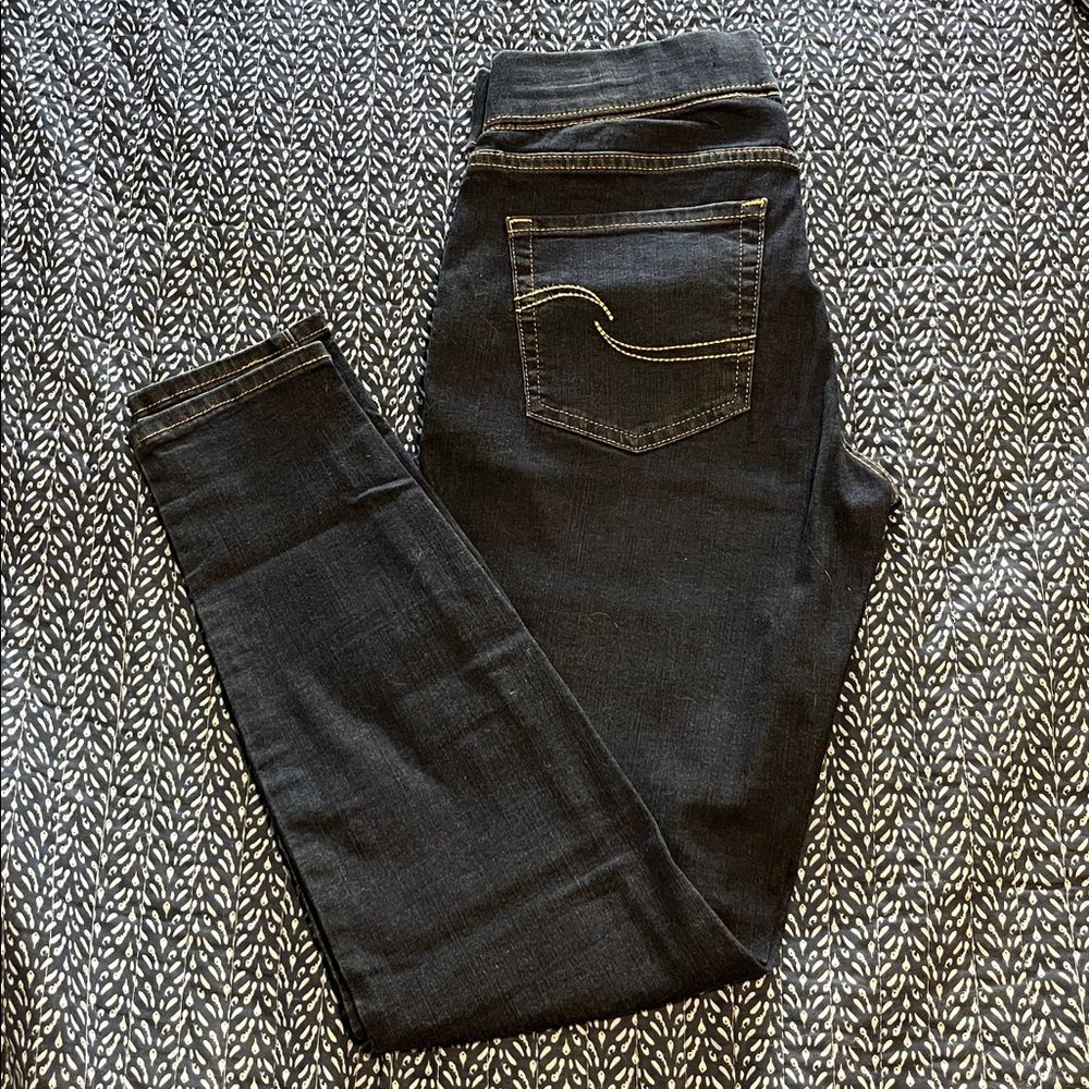 Signature by LEVI STRAUSS GOLD Totally Shaping Pull-On Skinny - Picture 4 of 8